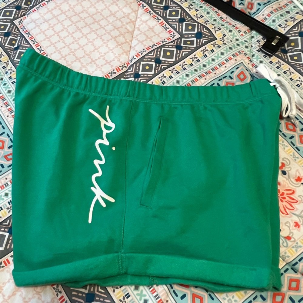 BNWT VS PINK SHORTS